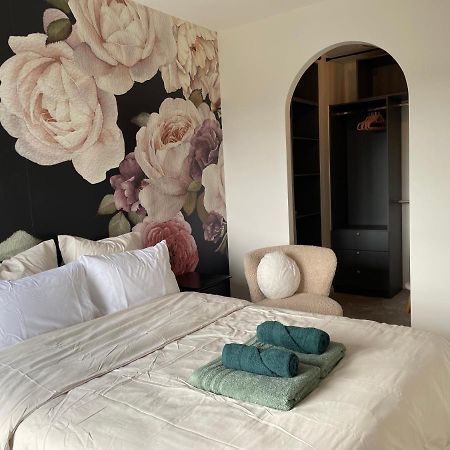 Rose Blossom Apartment In Paris Ванв Экстерьер фото